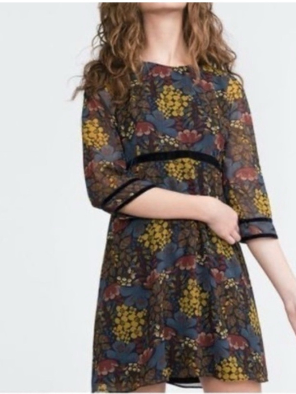 Zara Open Back Floral Patterned Dress with 3/4 Sleeves Perfect for Autumn